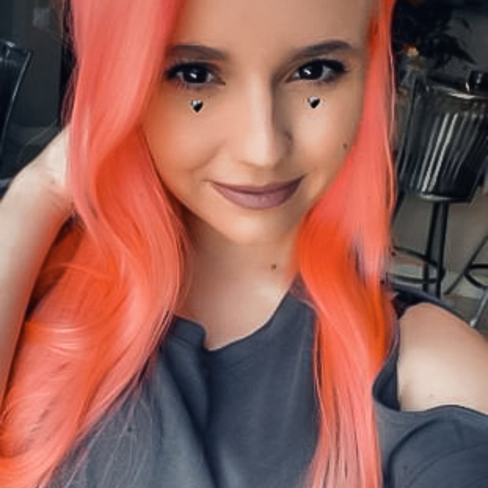 Meet your Posher, Olivia